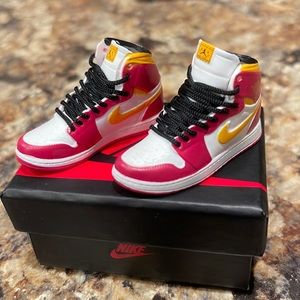 🏀 Nike Jordan 1 vinyl mini sneakers